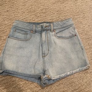 Bull head mom short size 5